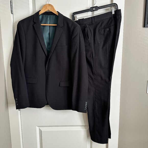 Black Suit - Picture 1 of 1